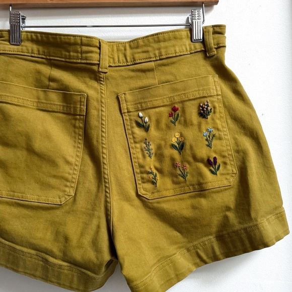 Hand-Embroidered Everlane Cotton Twill Shorts - Picture 2 of 6